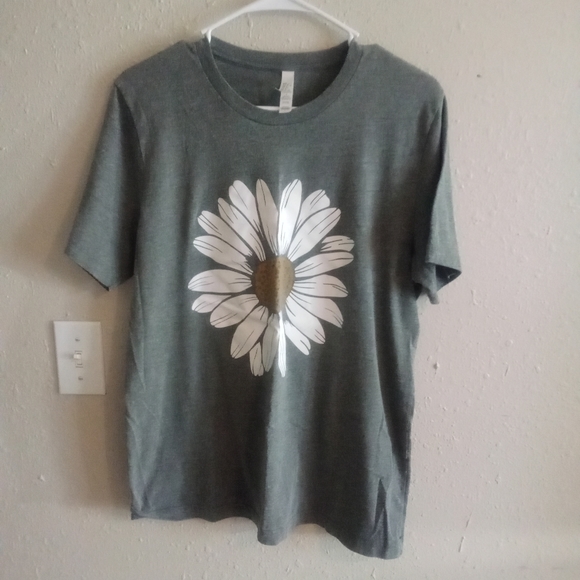 Bella Canvas Tops - Gray Daisey Graphic Tee Shirt